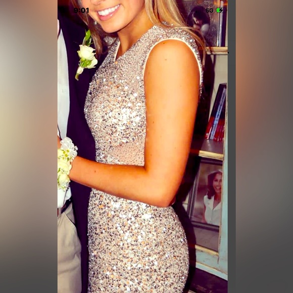 Stunningly gorgeous sparkly cocktail dress by Parker! - Picture 4 of 7